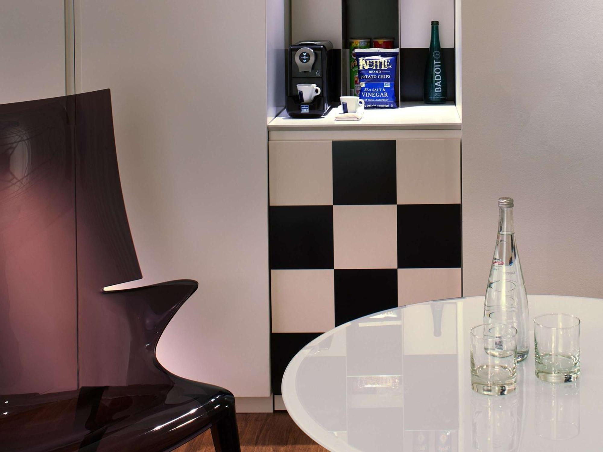 Mondrian Angeles 4*