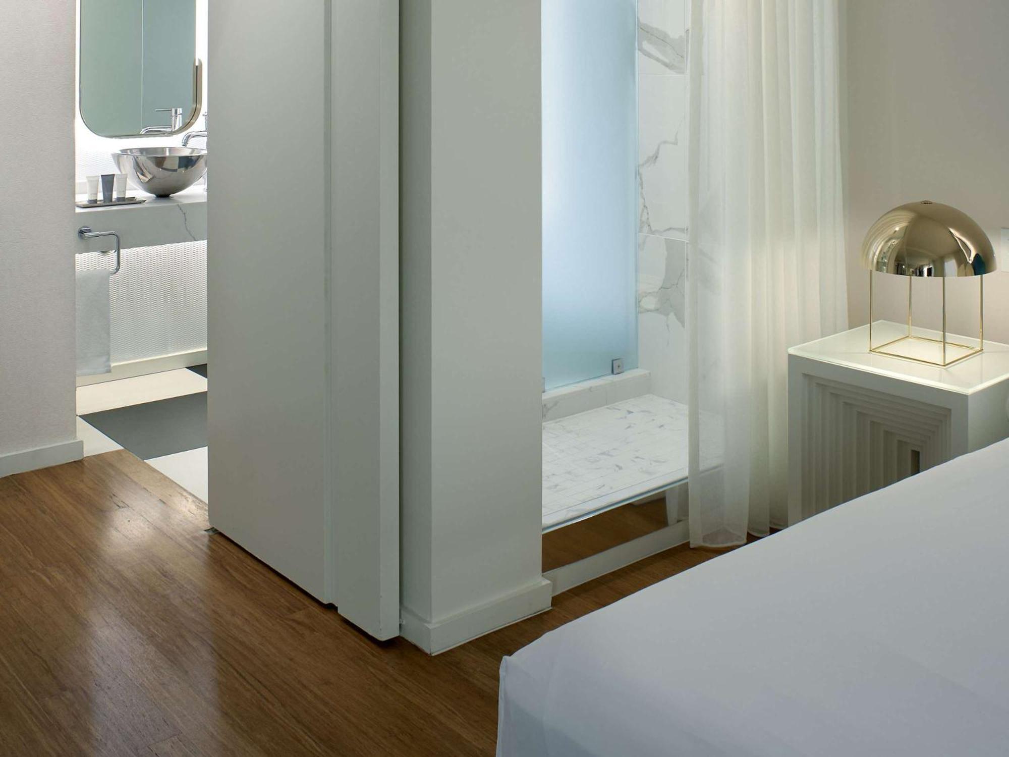 Mondrian Angeles 4*