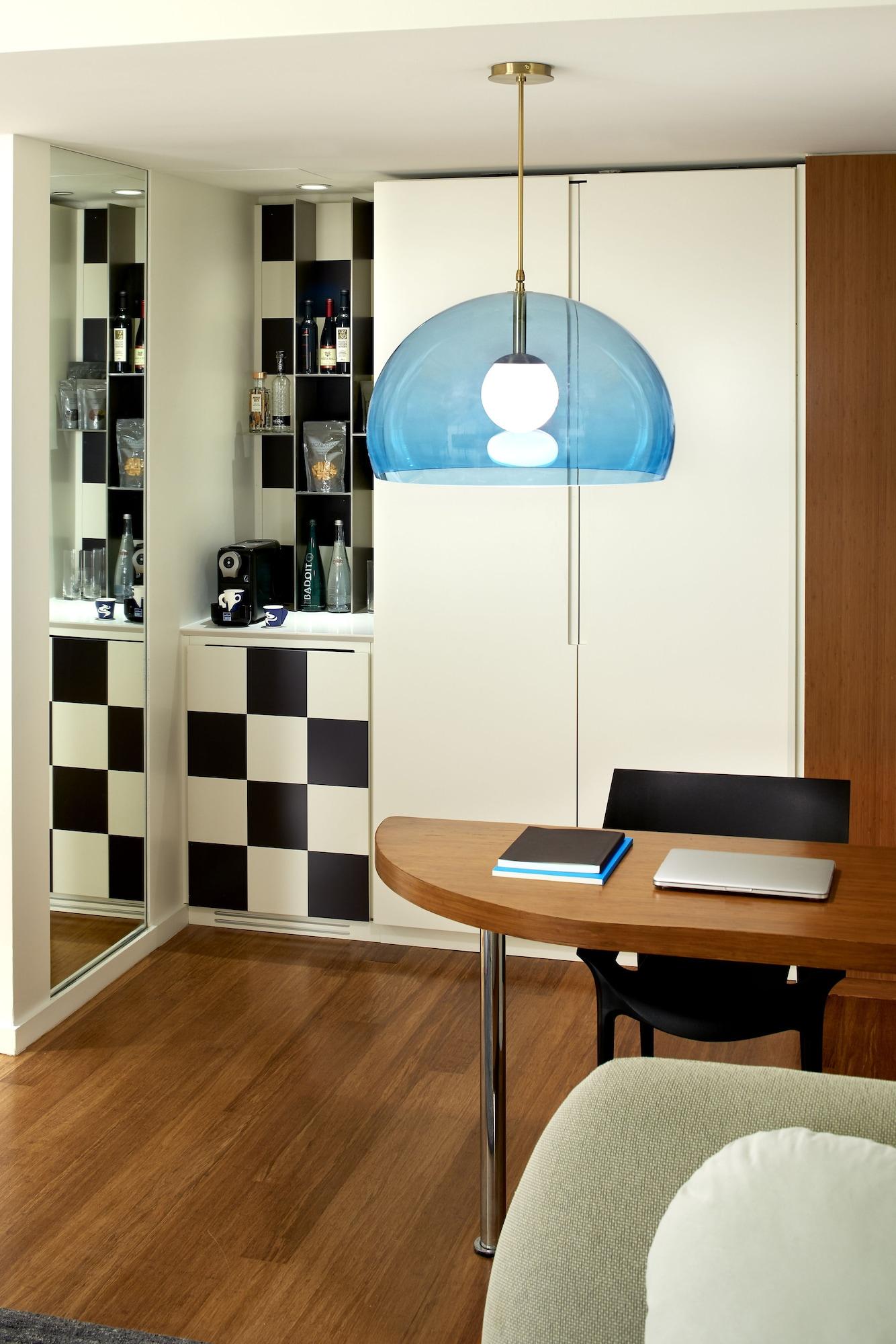 Mondrian Angeles Hotel 4*